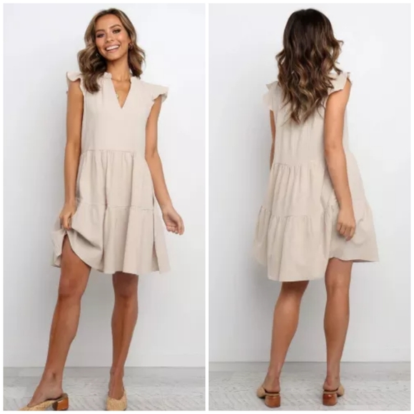 Dresses & Skirts - Bohemian Ruffled sleeve Vneck dress
